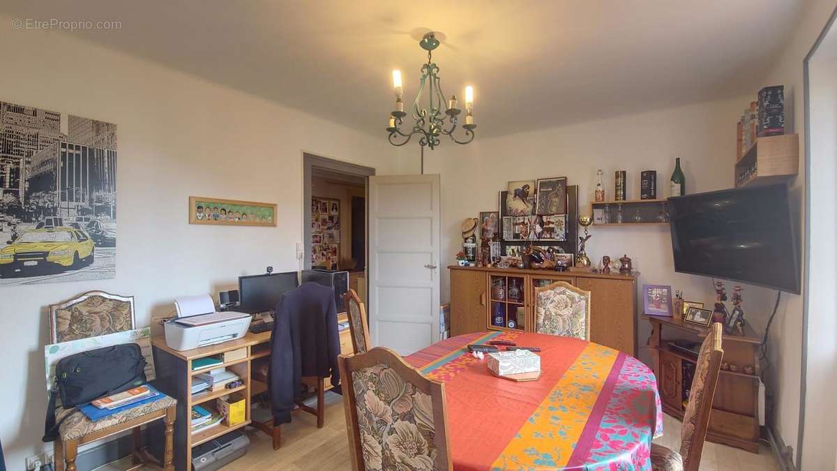 Appartement à CHENOVE