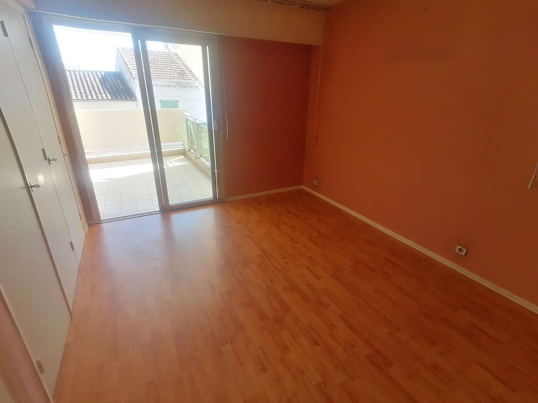 Appartement à VALLAURIS