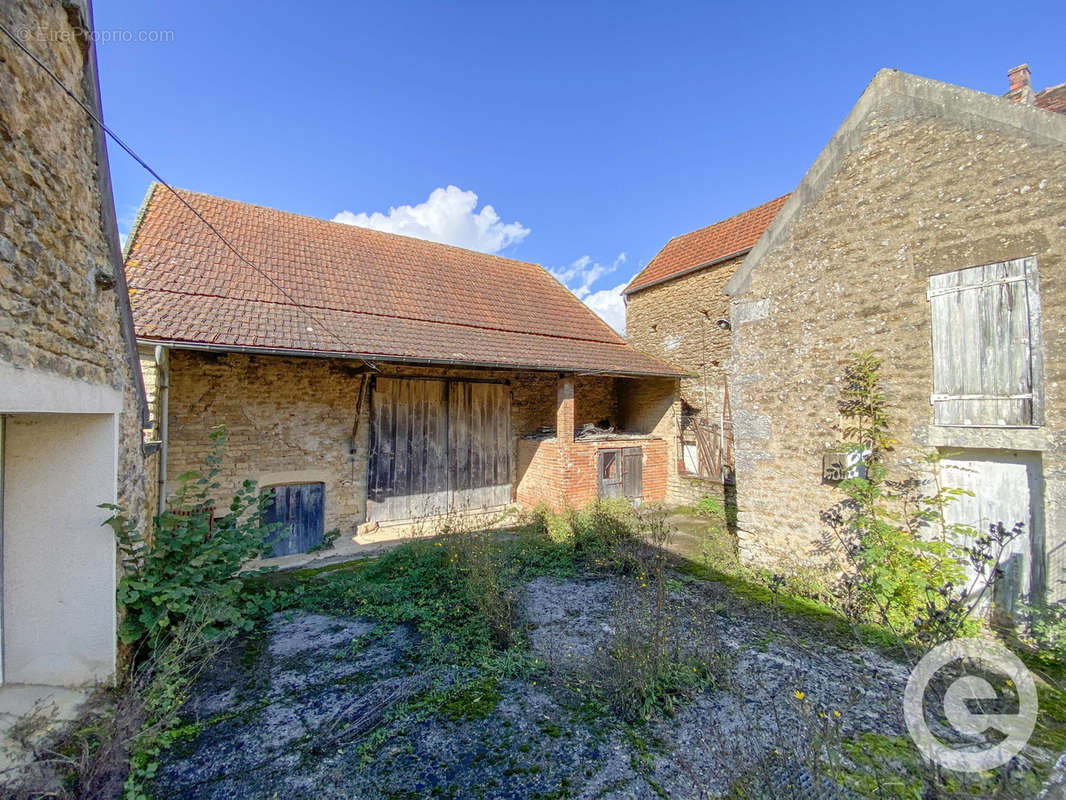 Maison à L&#039;ISLE-SUR-SEREIN