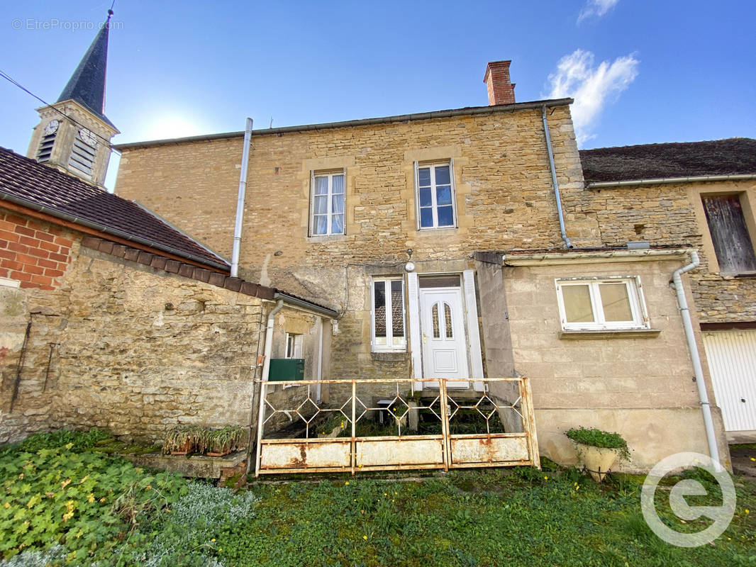 Maison à L&#039;ISLE-SUR-SEREIN