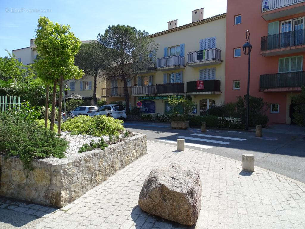 Commerce à MOUGINS