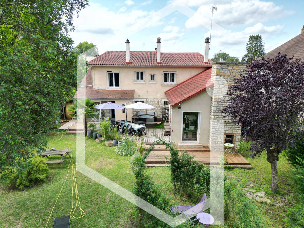 Maison à COSNE-COURS-SUR-LOIRE