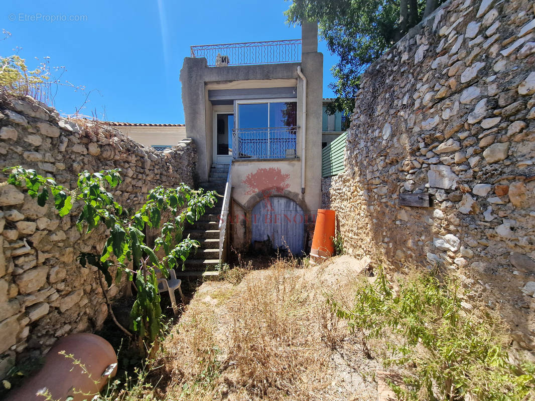 Maison à MONTPEYROUX