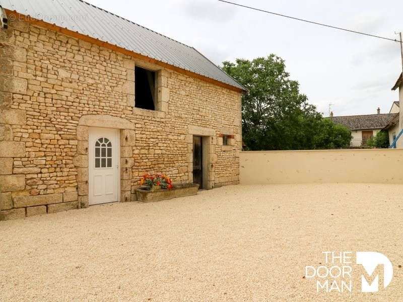 Maison à SAINT-CAPRAIS