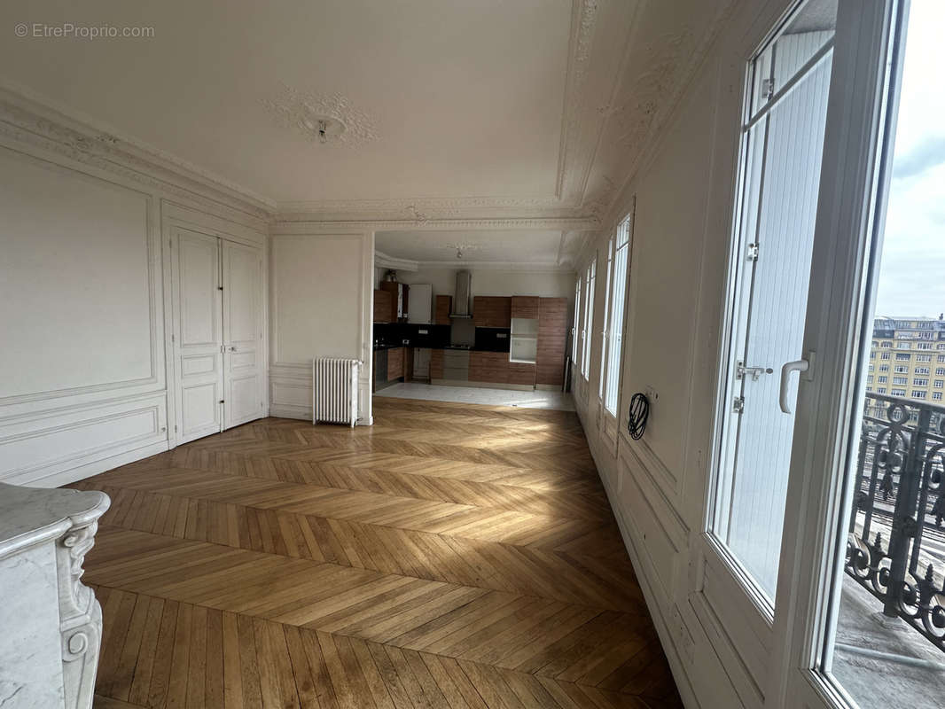 Appartement à PARIS-10E