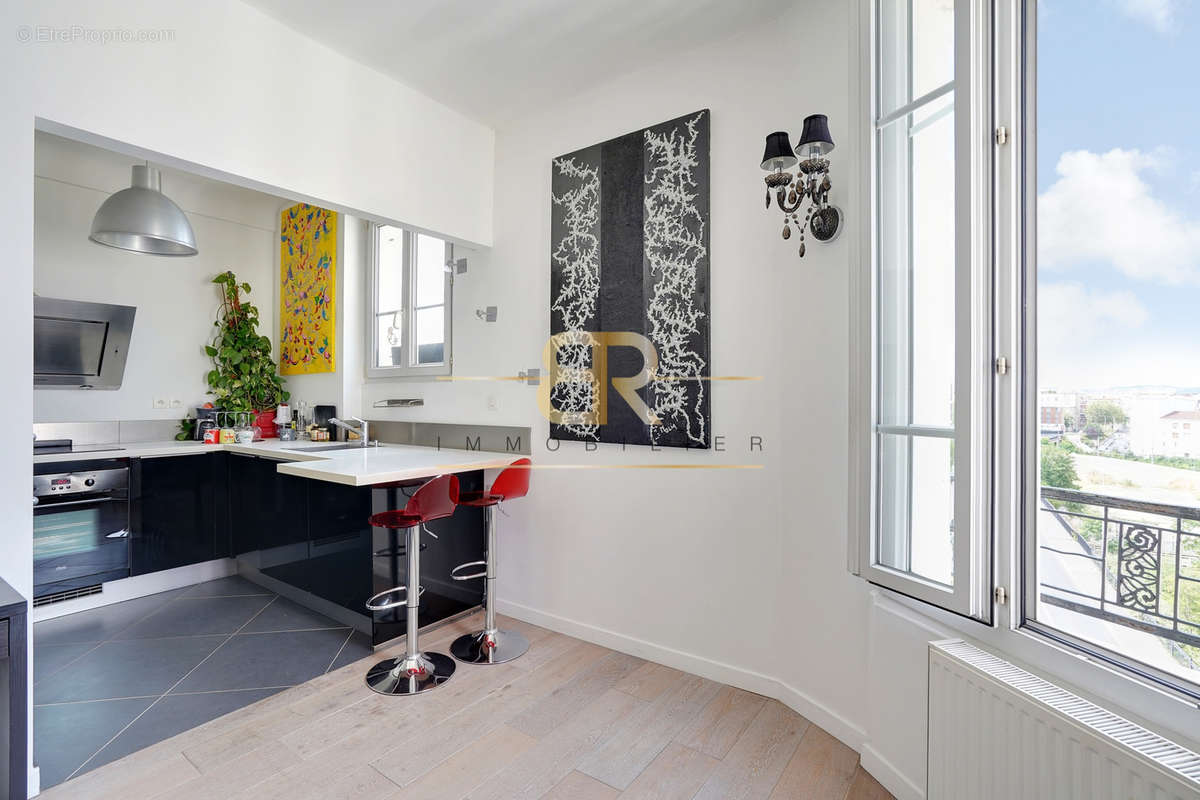 Appartement à COURBEVOIE