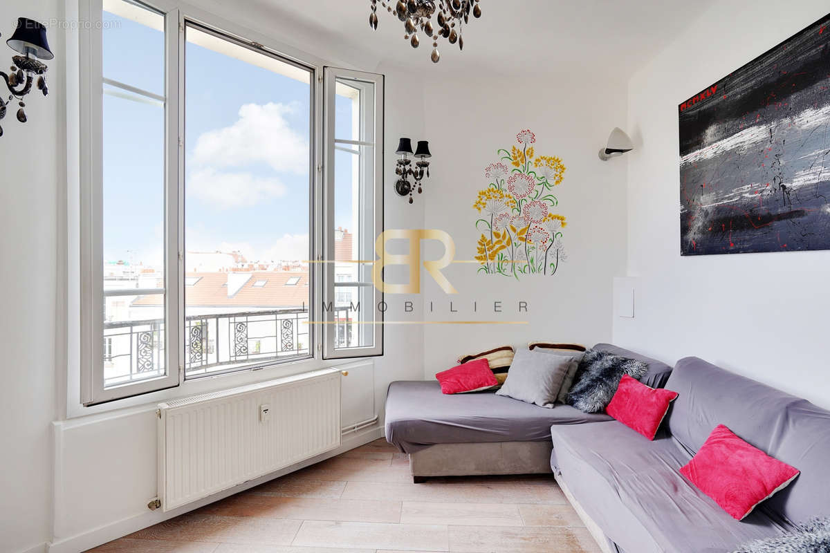 Appartement à COURBEVOIE