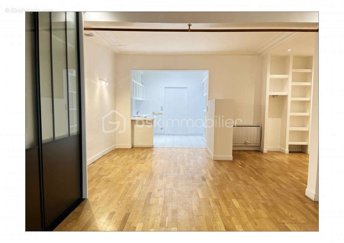 Appartement à COURBEVOIE