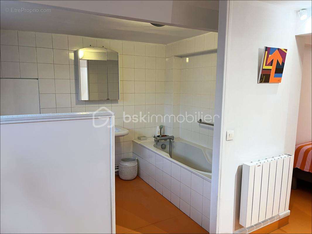 Appartement à COURBEVOIE