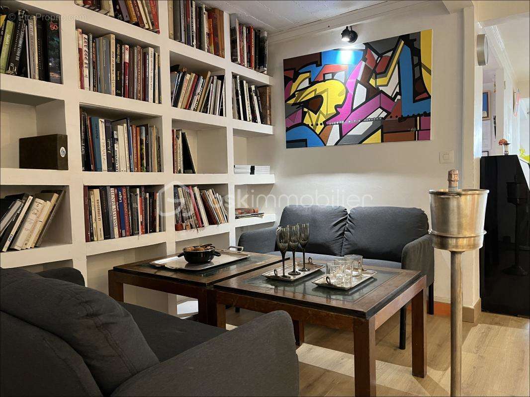 Appartement à COURBEVOIE