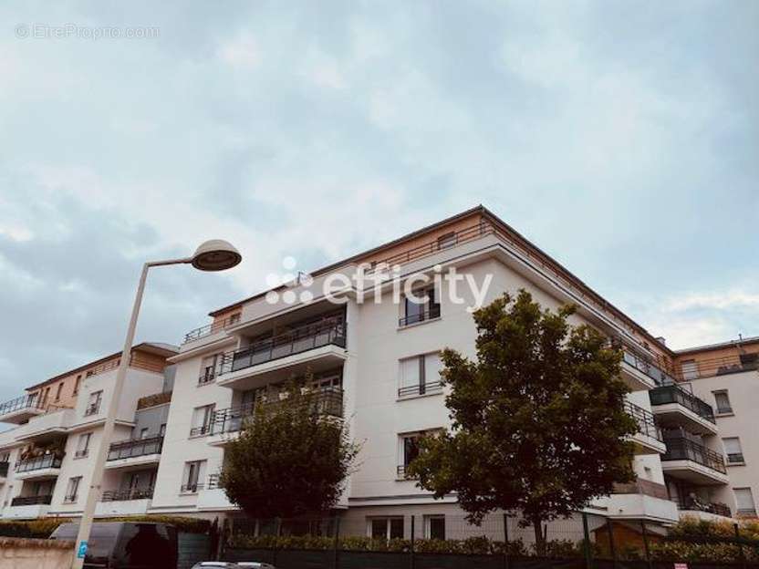 Appartement à VERNEUIL-SUR-SEINE