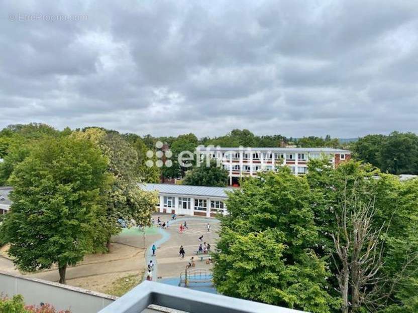 Appartement à VERNEUIL-SUR-SEINE