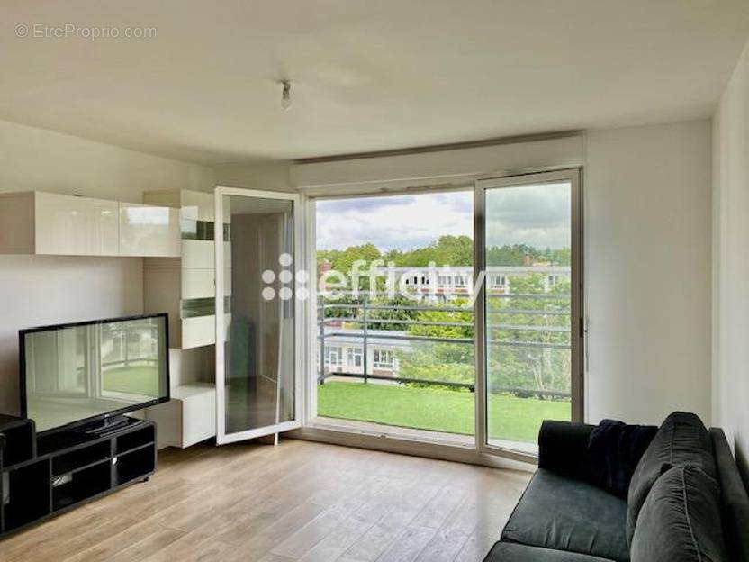 Appartement à VERNEUIL-SUR-SEINE