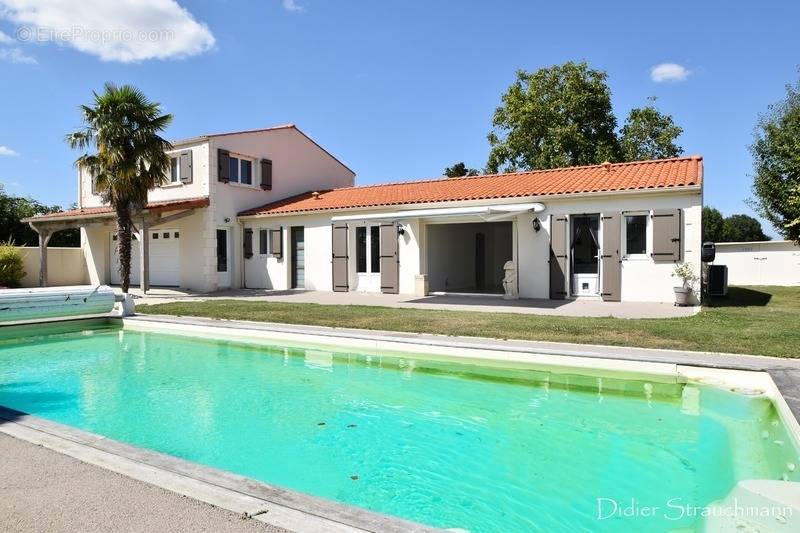 Maison à SURGERES