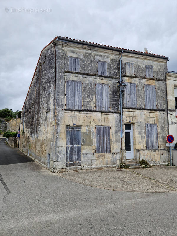 Maison à SAINT-SAVINIEN