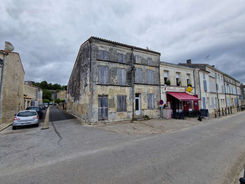 Maison à SAINT-SAVINIEN