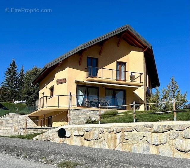 Maison à LE CHATEL