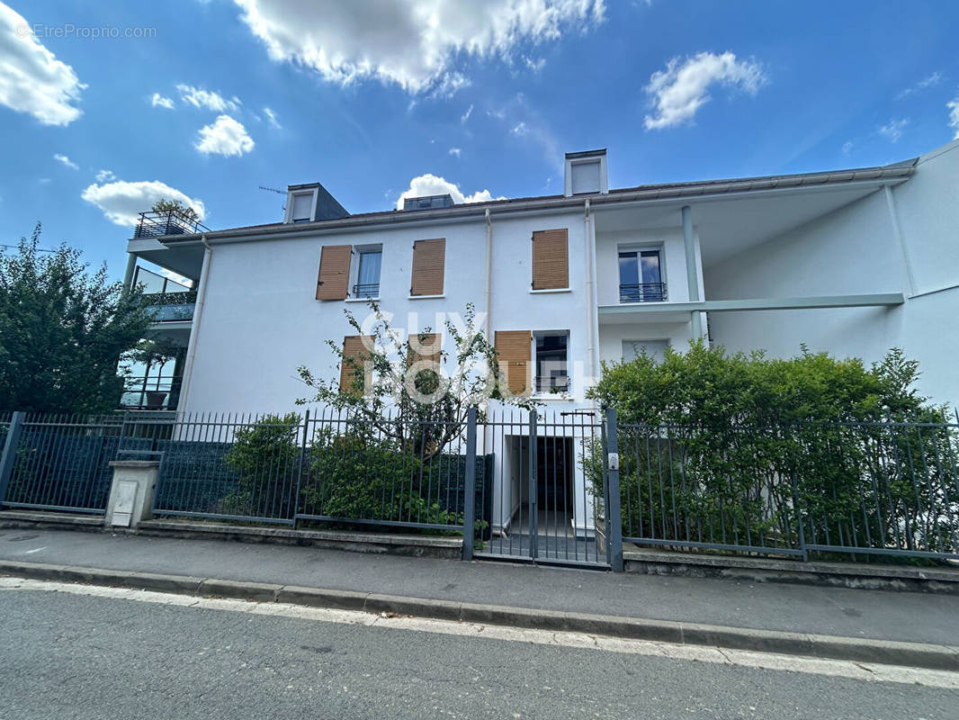 Appartement à NEUILLY-PLAISANCE