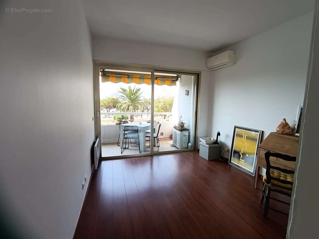 Appartement à VILLENEUVE-LOUBET