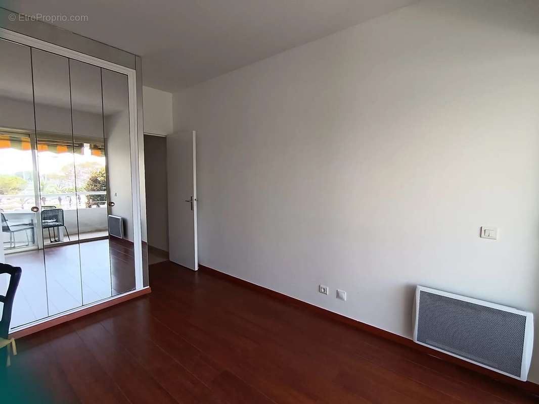 Appartement à VILLENEUVE-LOUBET