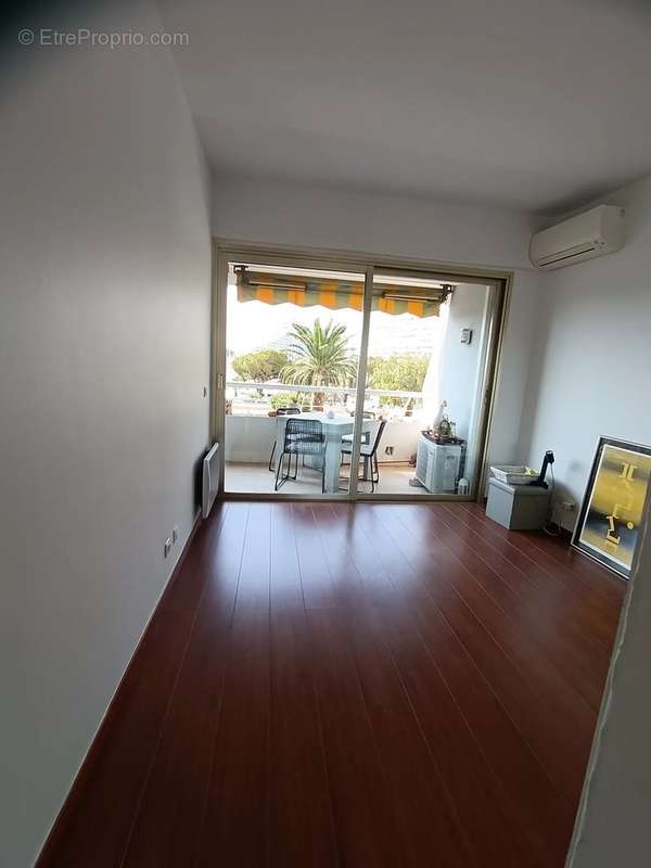 Appartement à VILLENEUVE-LOUBET