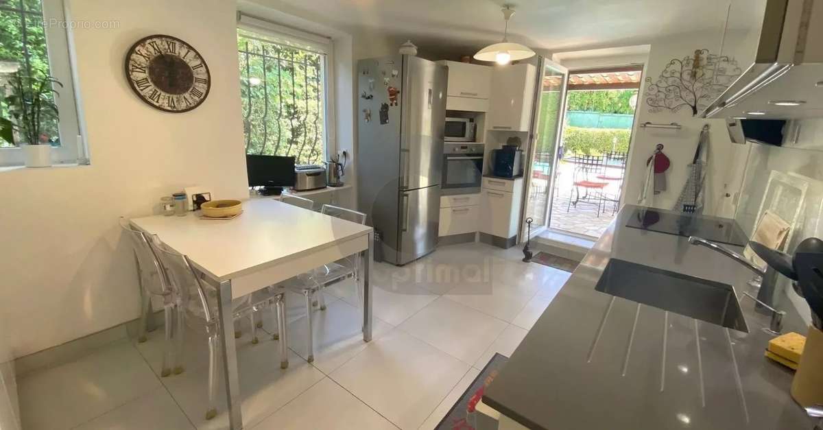 Appartement à ROQUEBRUNE-CAP-MARTIN