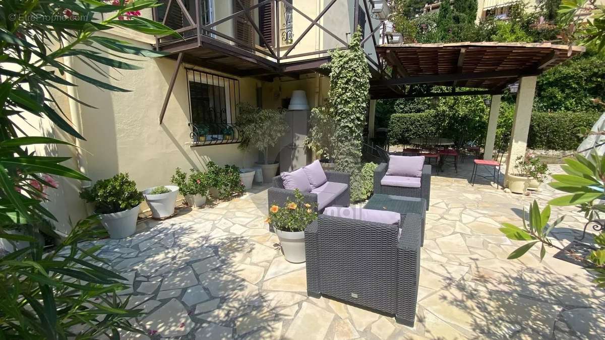 Appartement à ROQUEBRUNE-CAP-MARTIN