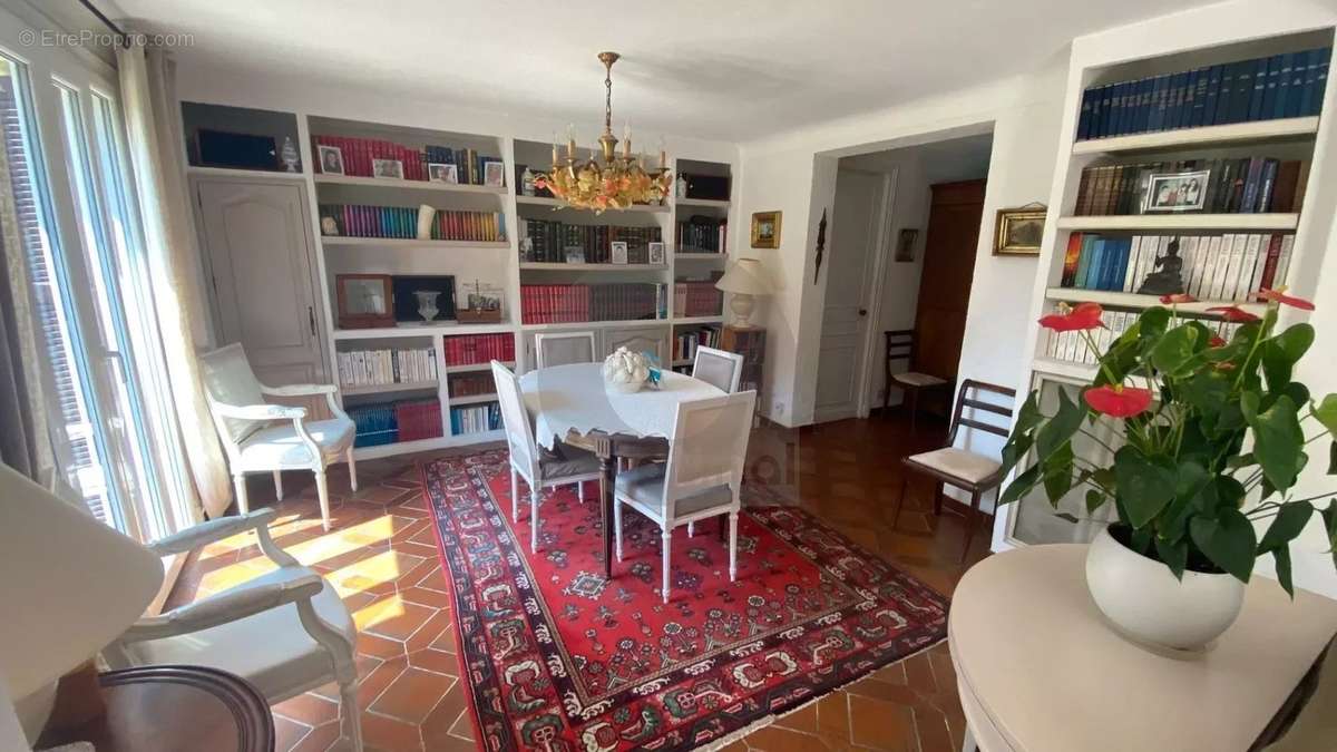 Appartement à ROQUEBRUNE-CAP-MARTIN