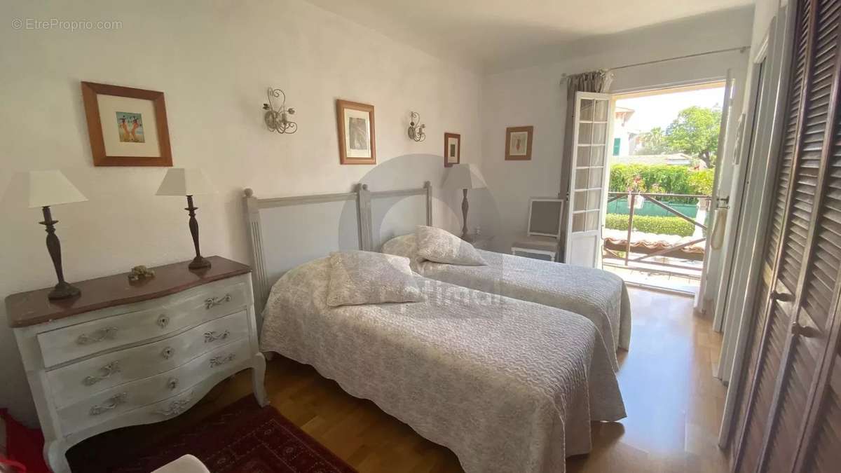 Appartement à ROQUEBRUNE-CAP-MARTIN