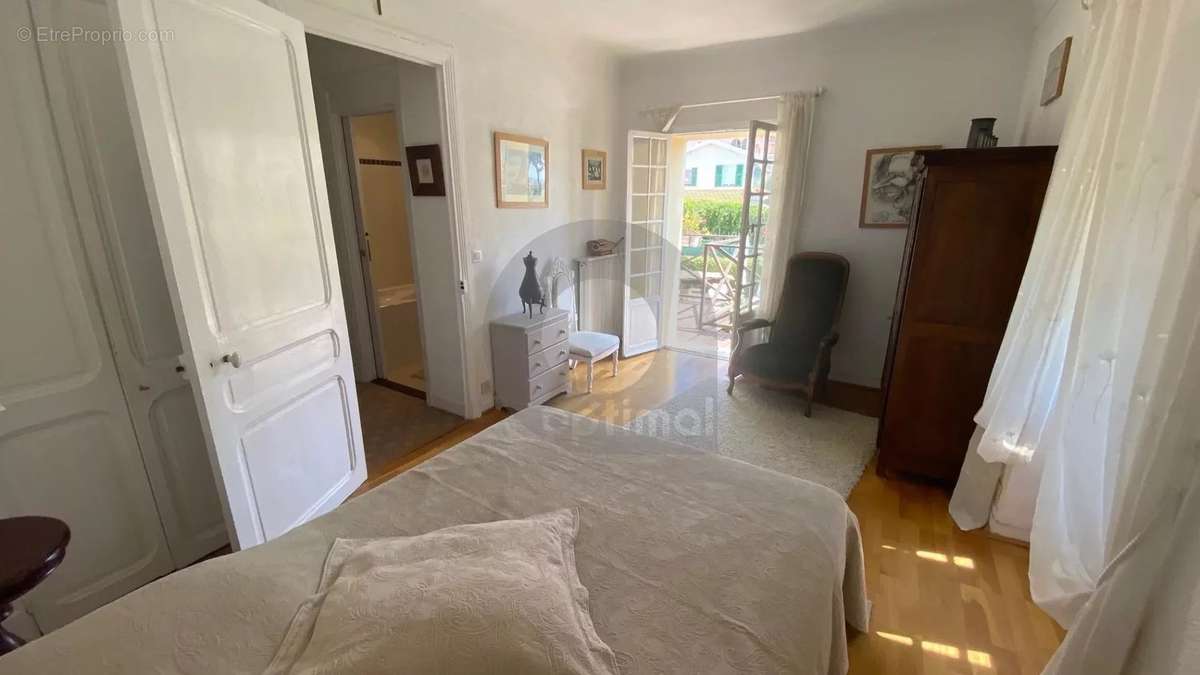 Appartement à ROQUEBRUNE-CAP-MARTIN