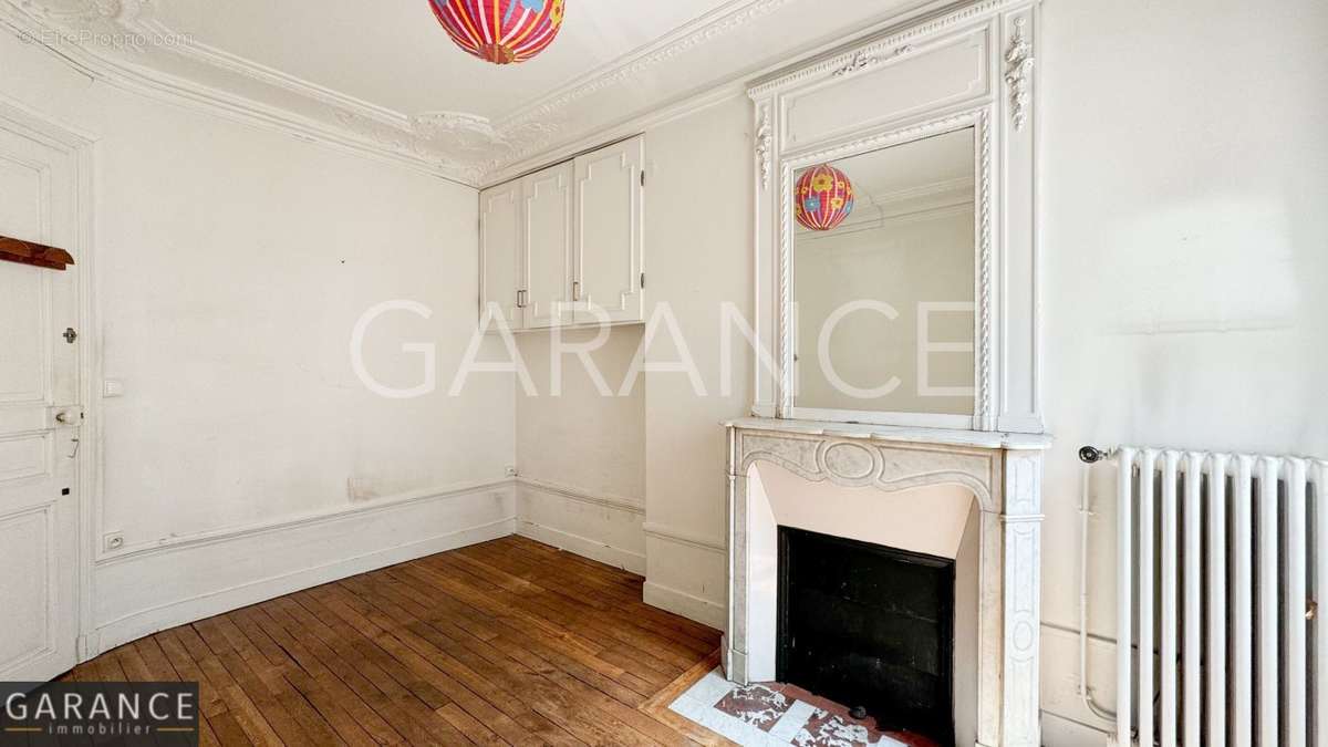 Appartement à PARIS-14E