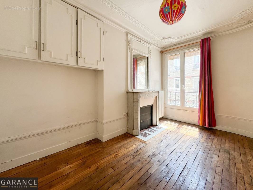 Appartement à PARIS-14E