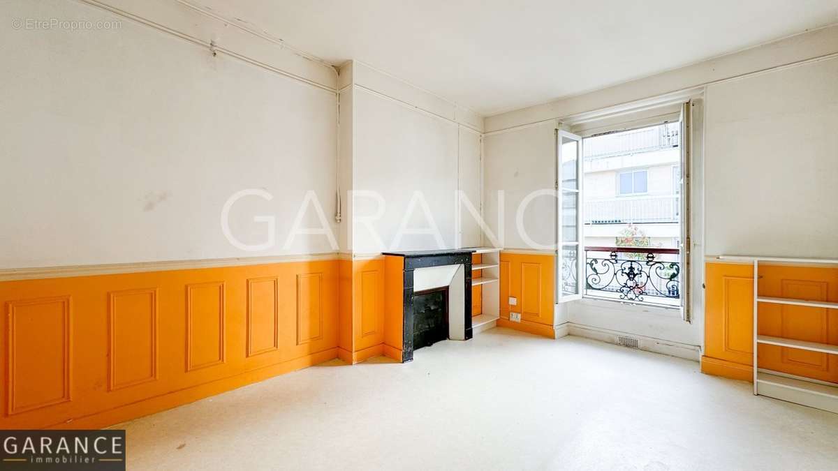 Appartement à PARIS-14E