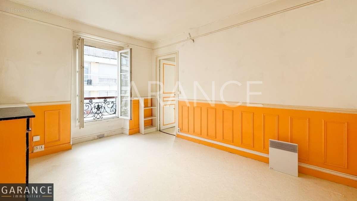 Appartement à PARIS-14E