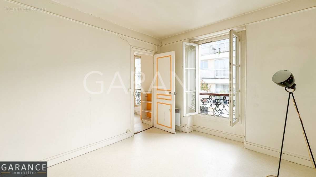 Appartement à PARIS-14E