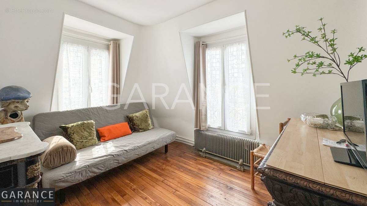 Appartement à PARIS-14E