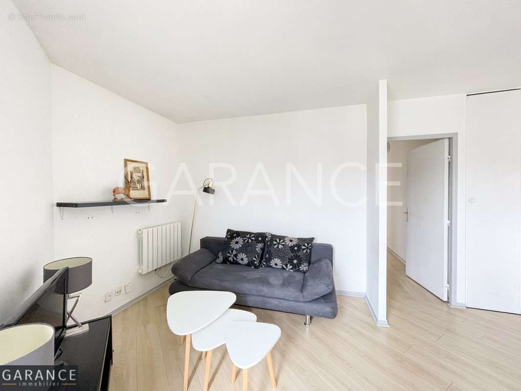 Appartement à PARIS-14E