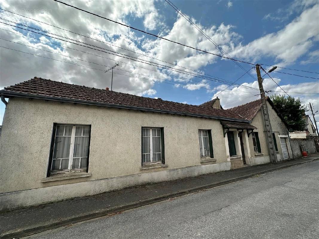 Maison à CHATEAUNEUF-EN-THYMERAIS