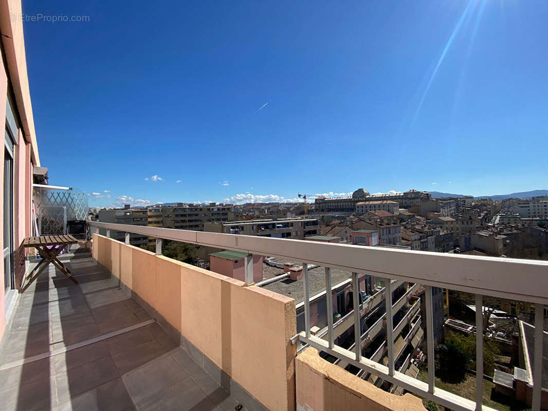 Appartement à MARSEILLE-3E