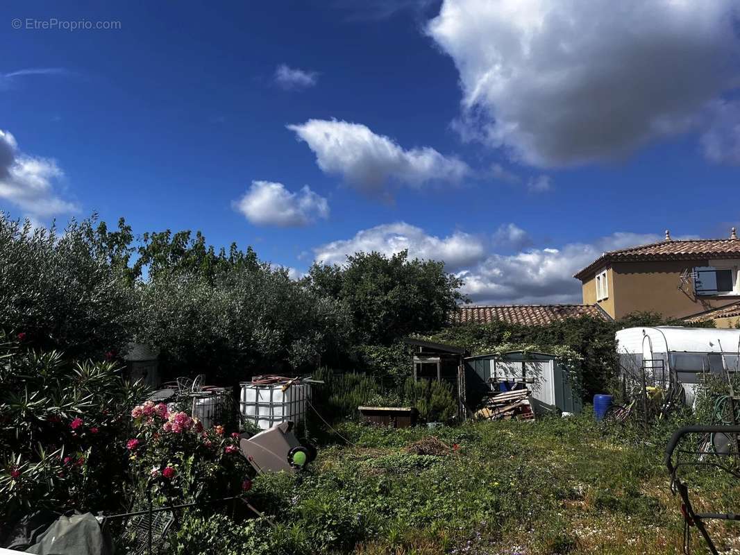 Appartement à CASTELNAU-VALENCE