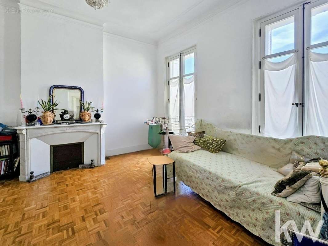 Appartement à MARSEILLE-1E