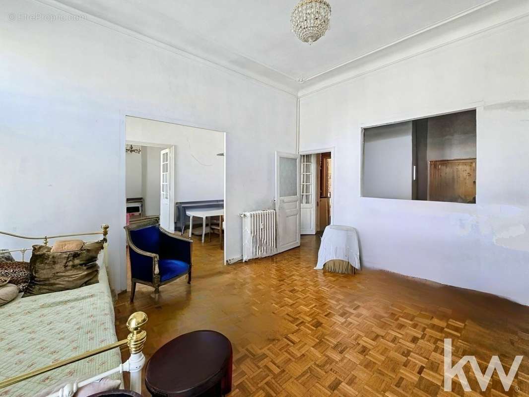 Appartement à MARSEILLE-1E