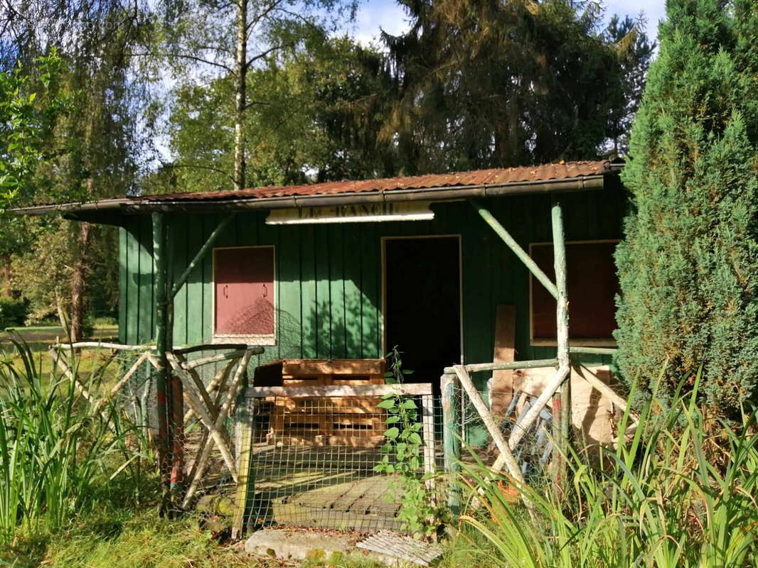 Terrain à PARIGNE-L&#039;EVEQUE