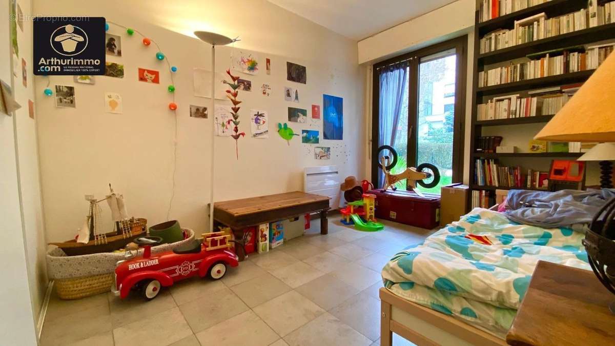 Appartement à PARIS-20E