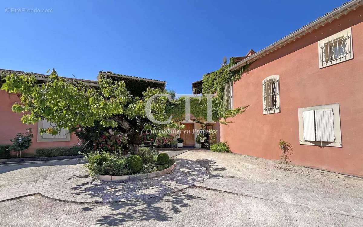 Maison à VAISON-LA-ROMAINE