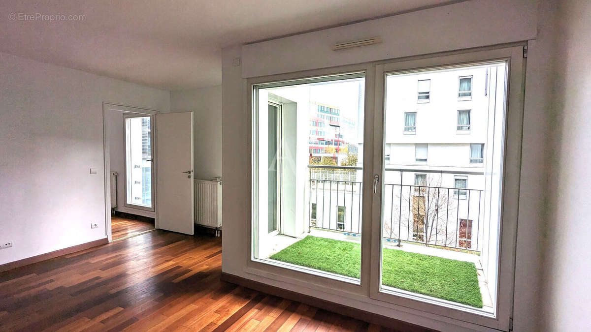 Appartement à PARIS-19E