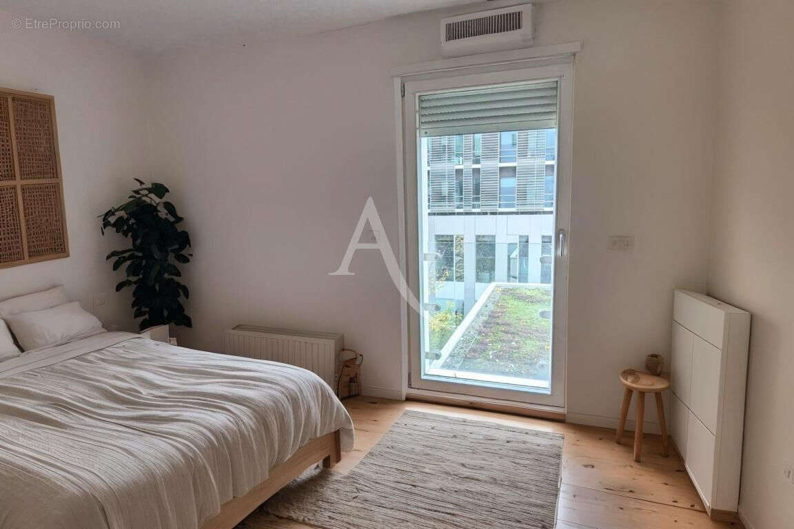 Appartement à PARIS-19E