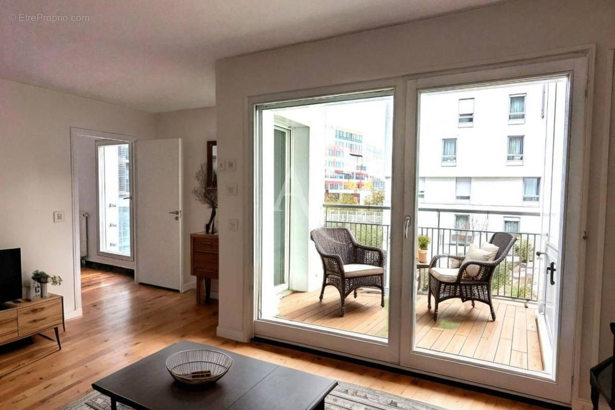 Appartement à PARIS-19E