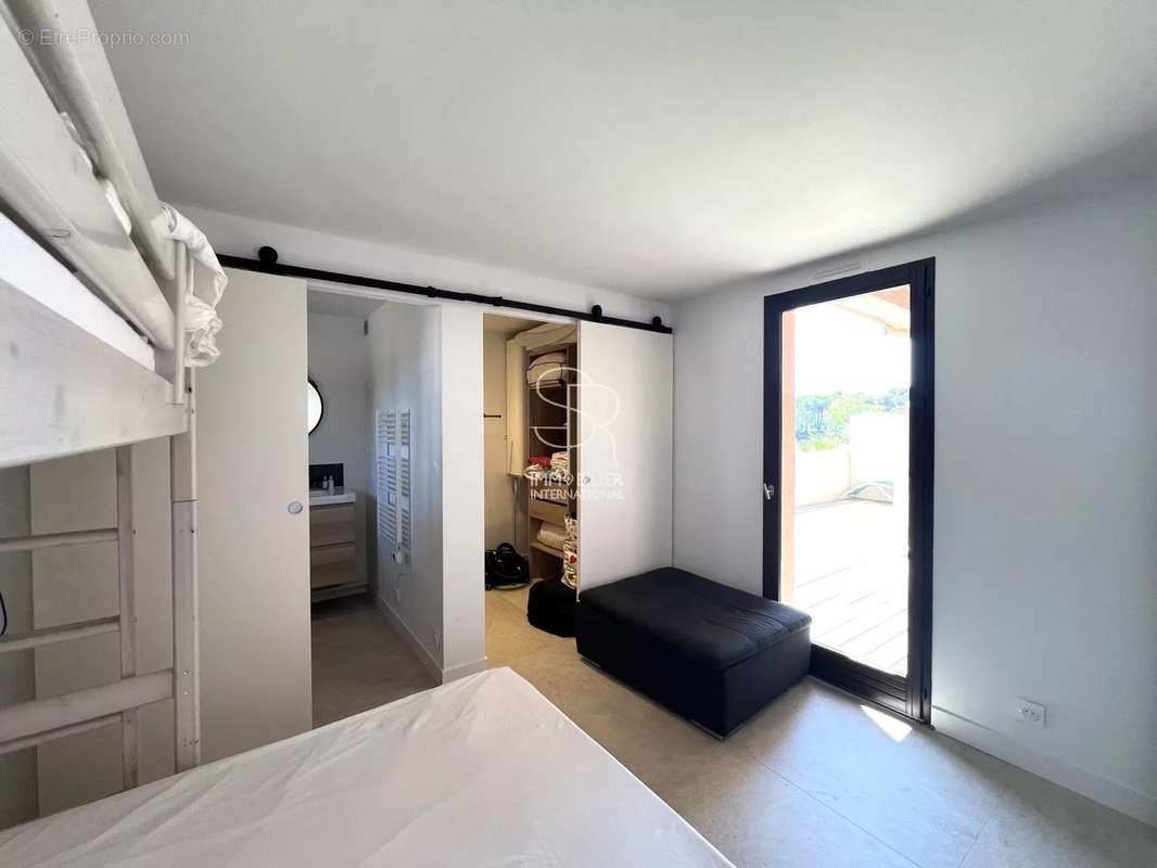 Appartement à VILLENEUVE-LOUBET