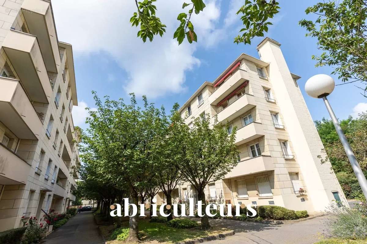 Appartement à LE PERREUX-SUR-MARNE